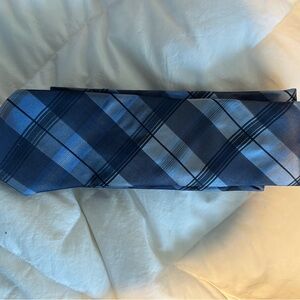 Men’s  Calvin Klein design tie in blues